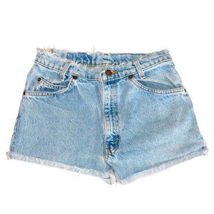 LEVI’S HIGH RISE DENIM SHORTS